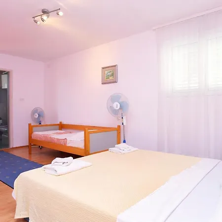 Appartement With A Parking Space - 18145 Makarska