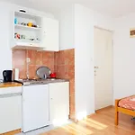 Apartamento With Parking Space - 18145 Makarska