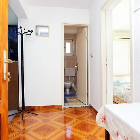Appartamento With Parking Space - 18145 Makarska